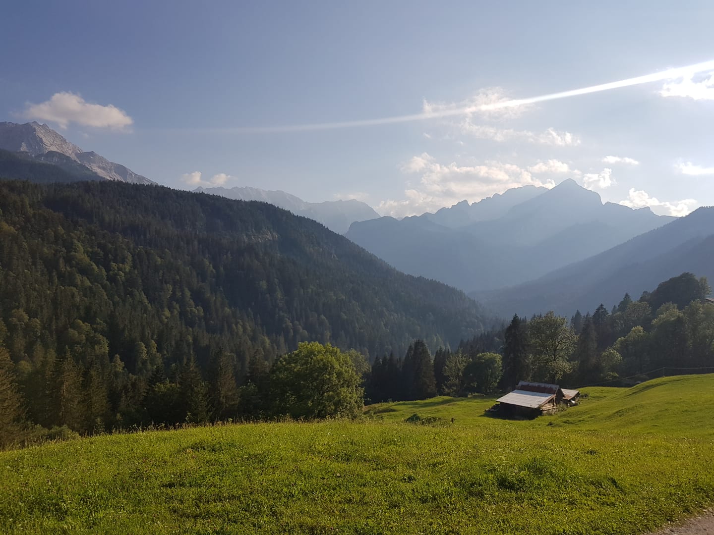 Panoramablick auf die Alpspitze, bei Hintergraseck